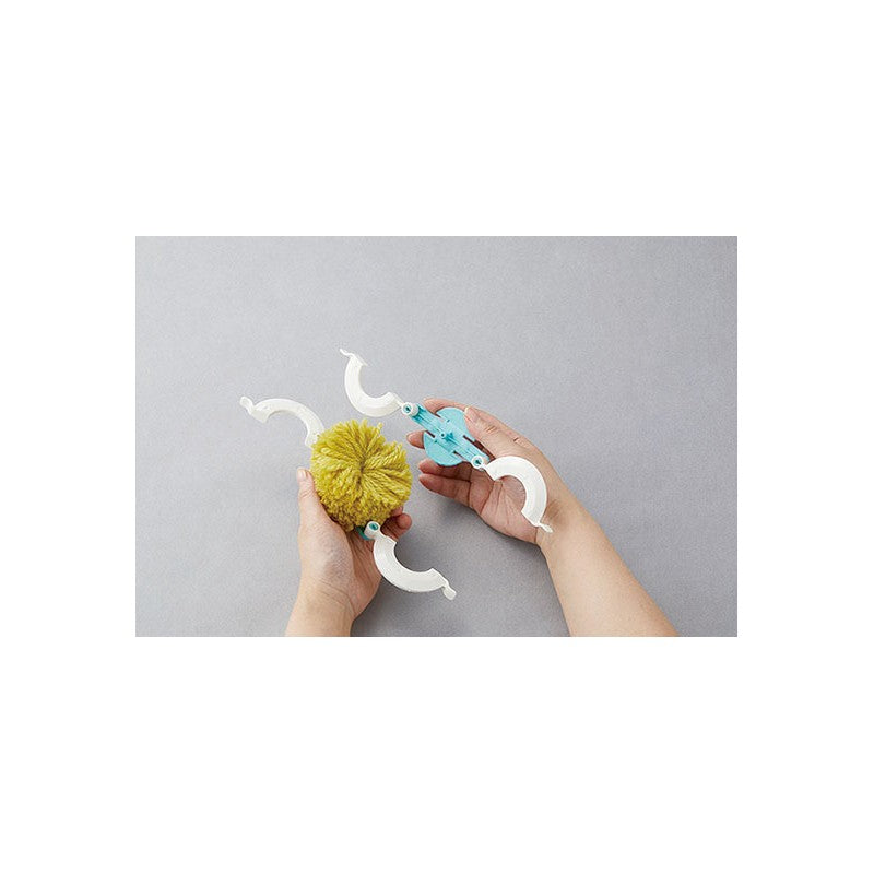 Molde De Pompones Set 4 tamaños Clover